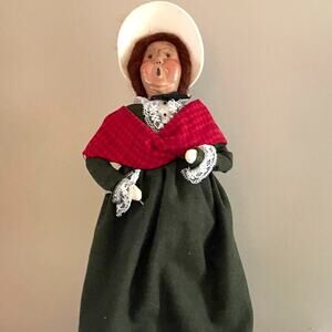 VTG 1993 Byers' Choice Caroler Woman Spectacles / Glasses, Red Shawl, Christmas